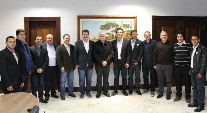 Vereadores prestigiam conquista da UTI em Curitiba